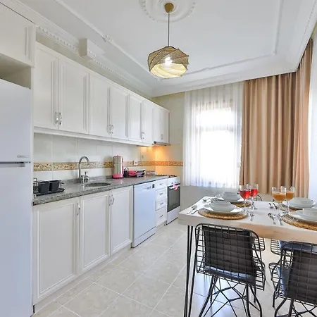 Merkezde Mert Apart דירה *