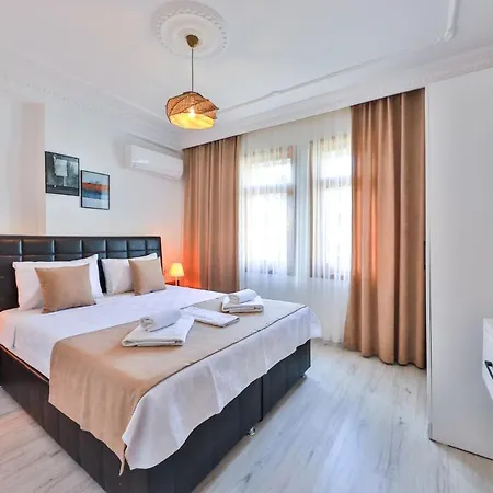 Merkezde Mert Apart דירה קס